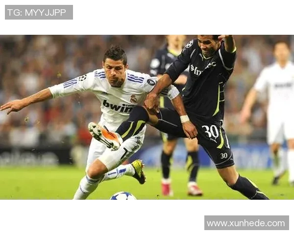 足球明星与女友甜蜜生活揭秘他们的爱情故事与共同成长之路